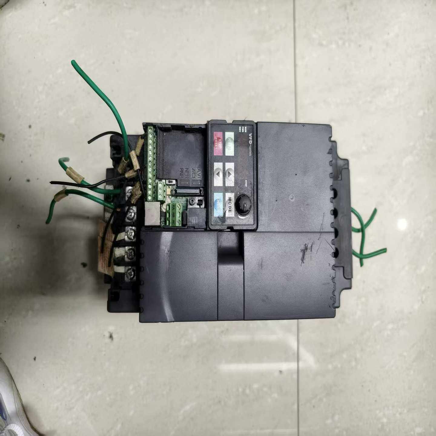 变频器VFD110E43A，11KW/380V三相，