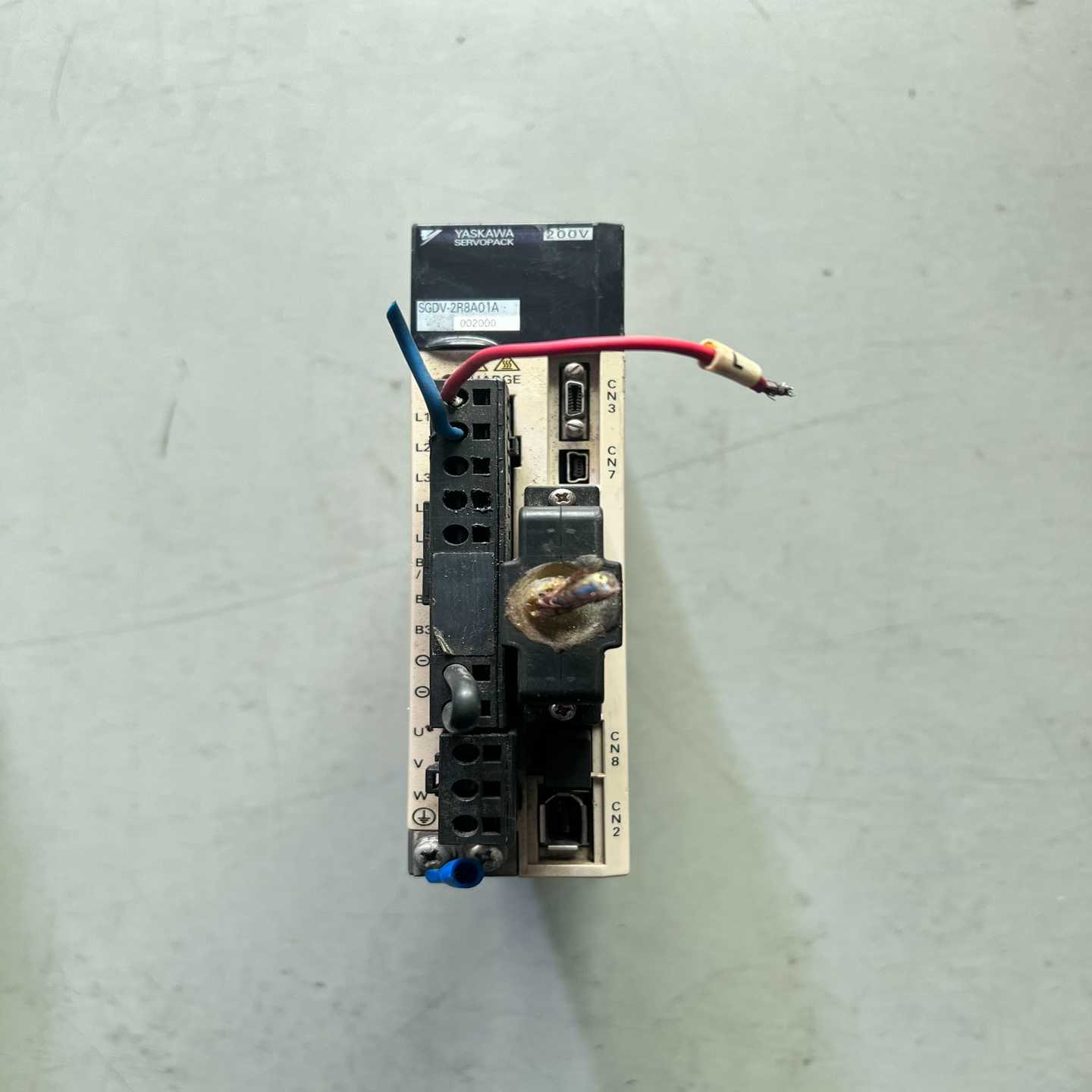 【议价】SGDV-2R8A01A002000安川400W伺服驱动适用