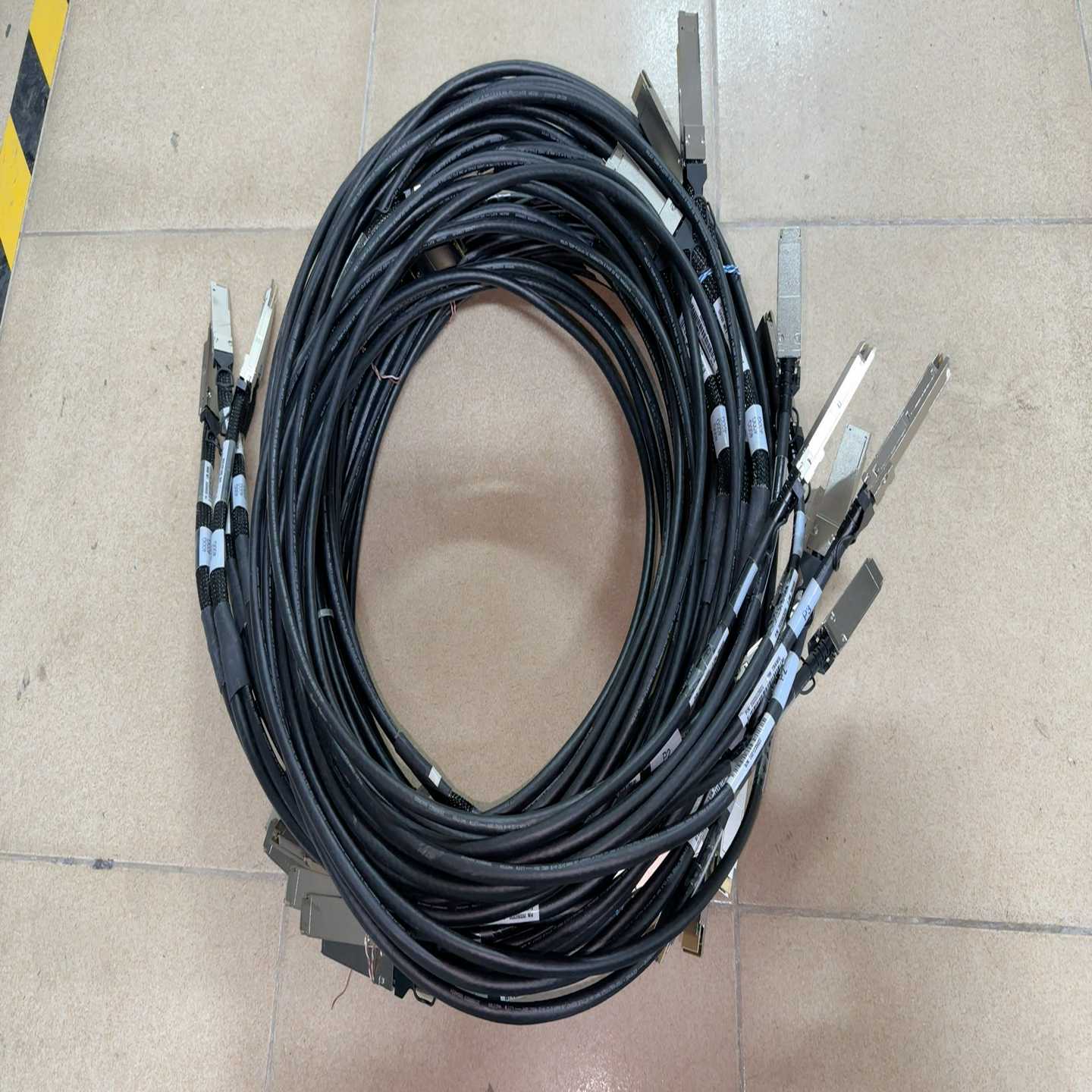 （议价）400G分200GDAC线缆2米28AWG