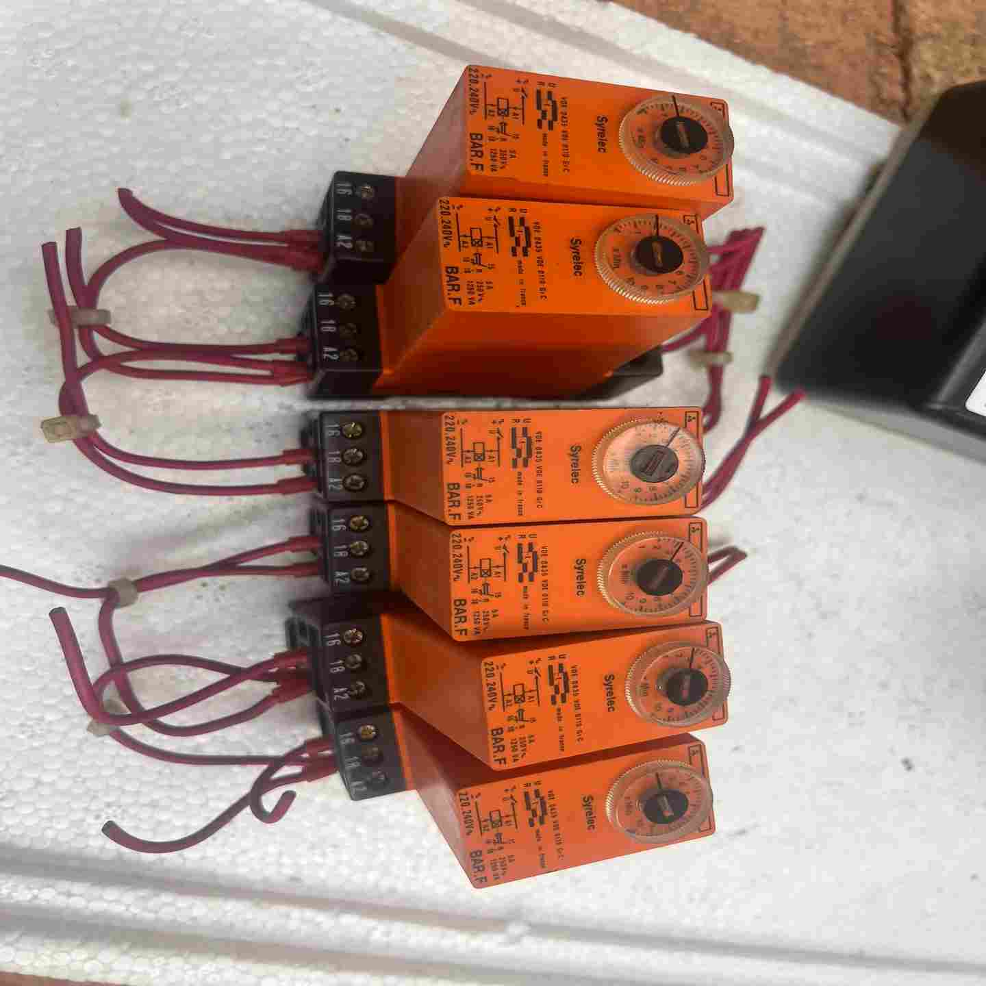 议价SYrelec时间继电器拆机的成色不错，400一个