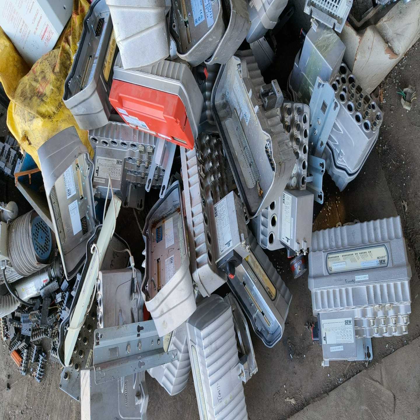 全新SEW赛威变频器模块MTM11A000-E20A-00--议价商品