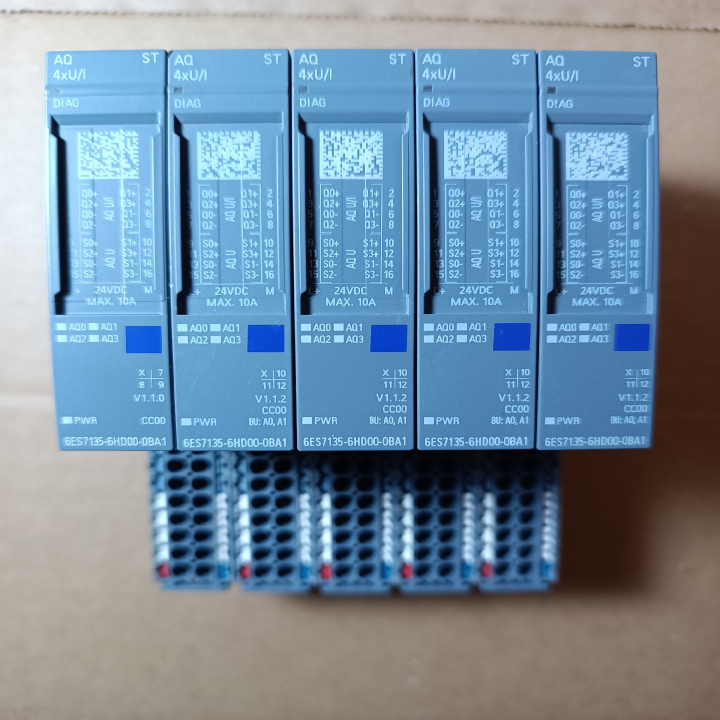 西门子135-6HD00-0BA1模拟量输出模块，成色漂亮，一议价商品