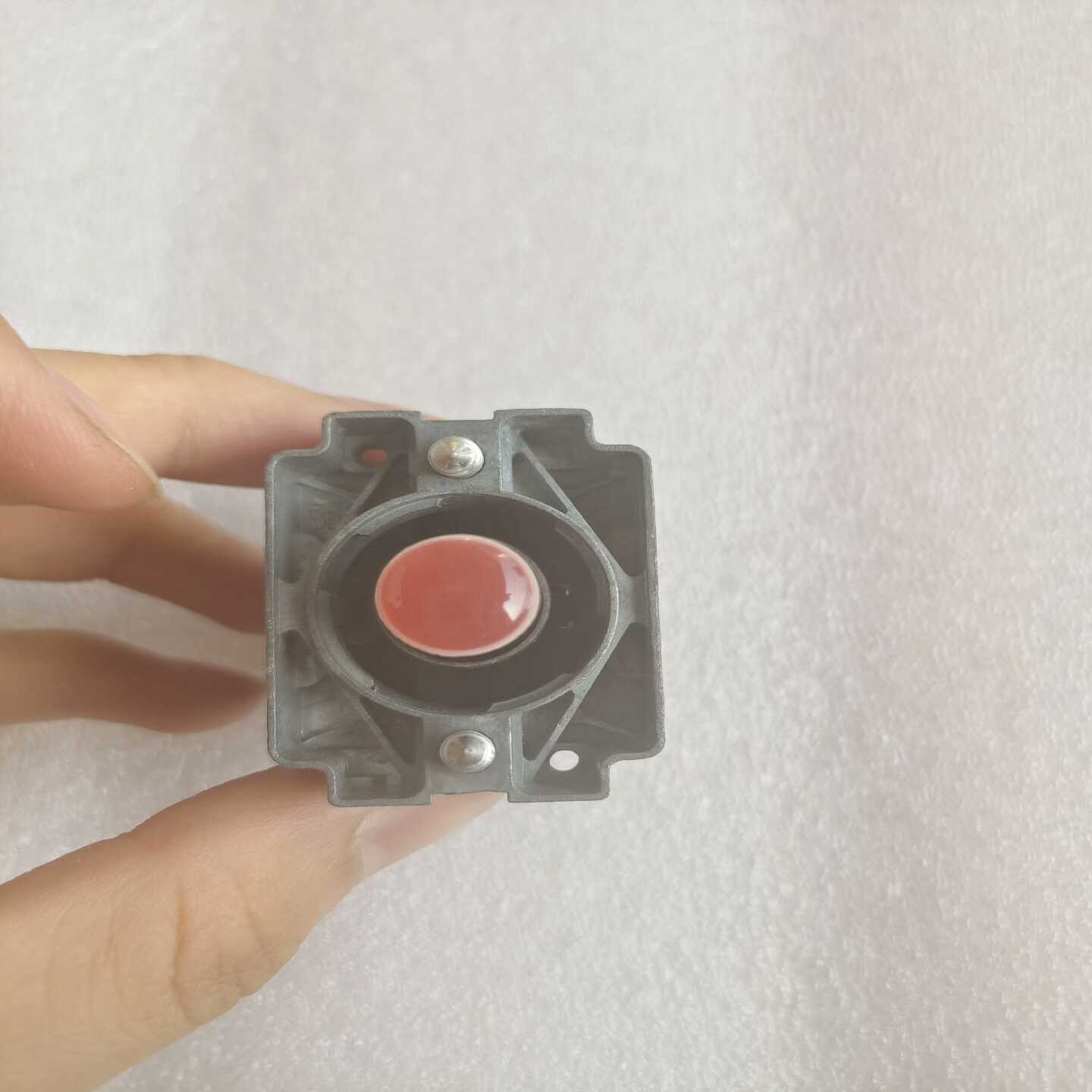 议价施耐德带LED灯带触点基座ZB2BWM42C库存全新，包好