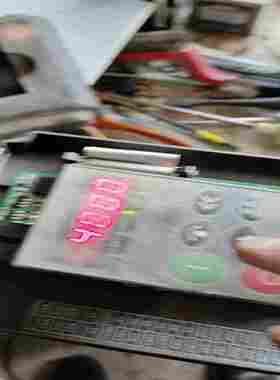 森兰变频器SB70G4。4kw，380√一台，。~询价