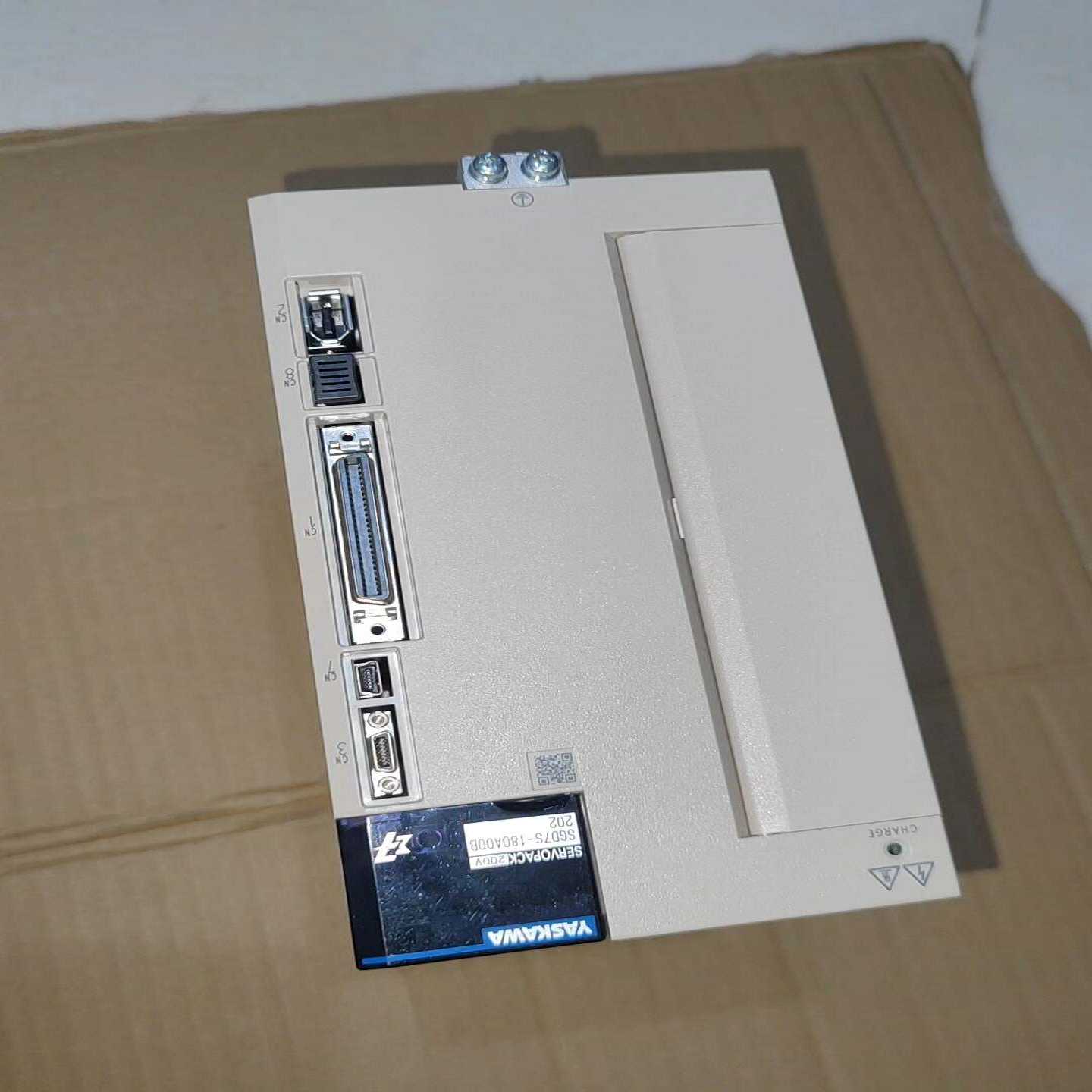 询价安川服驱动器-18000202，全新