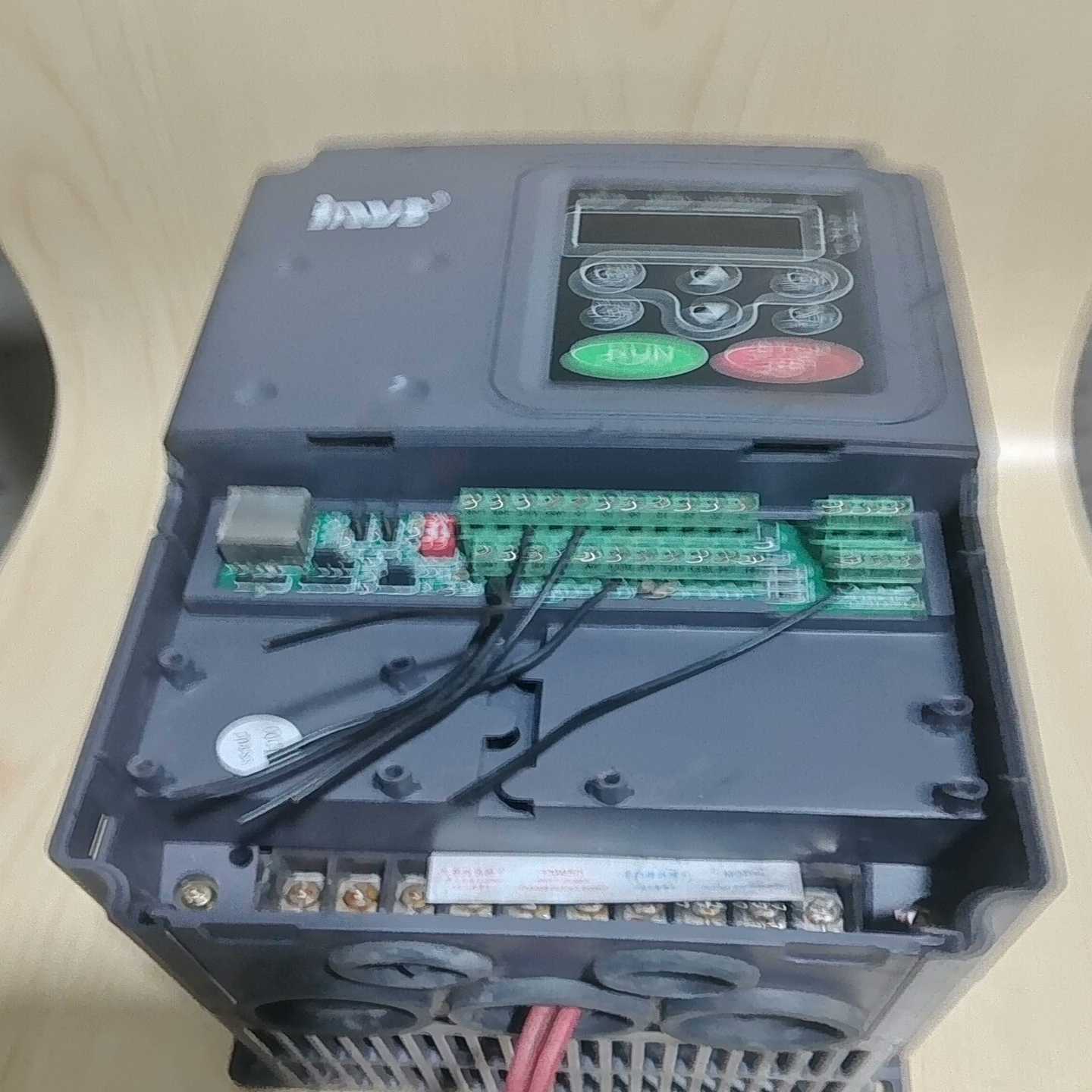 CHF100A-5R5G/7R5P-4实物图，少盖子询价