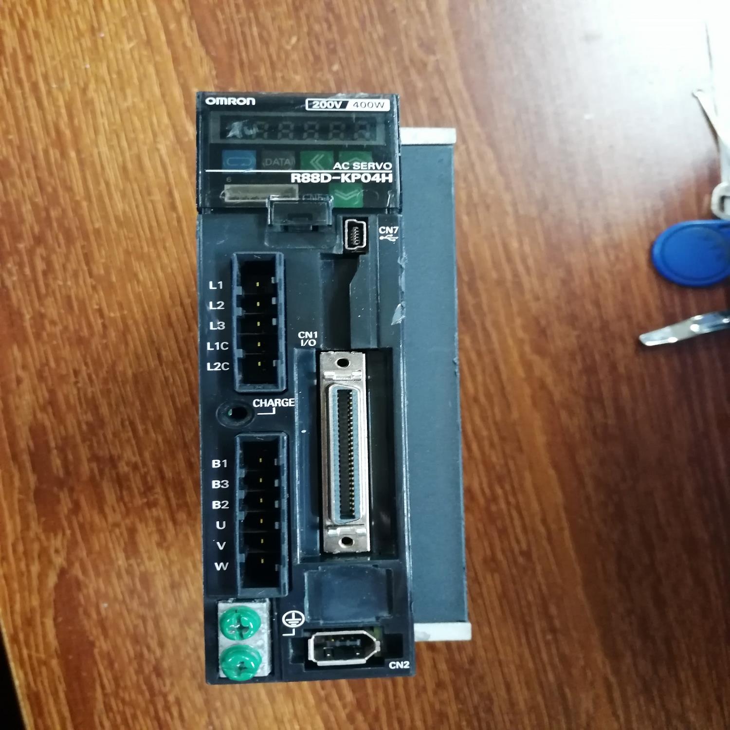 R88D-KP04H 二手拆机伺服驱动400W功能包好现货