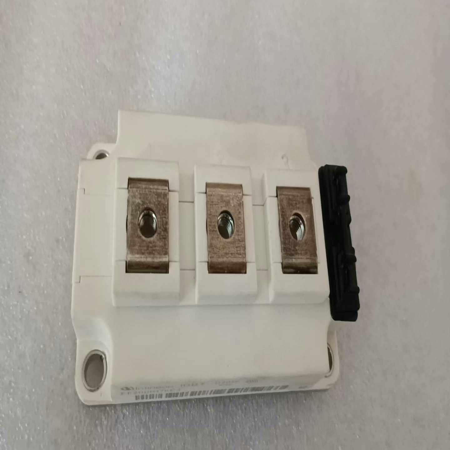 英飞凌模块FF200R17KE3全新未使用--议价商品