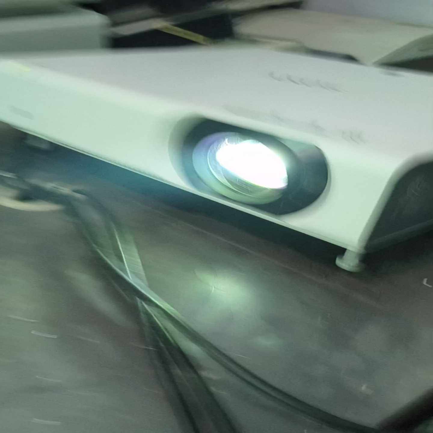 可侧投索尼CX278中焦工程投影仪，新机参数5000流明，最--议价商
