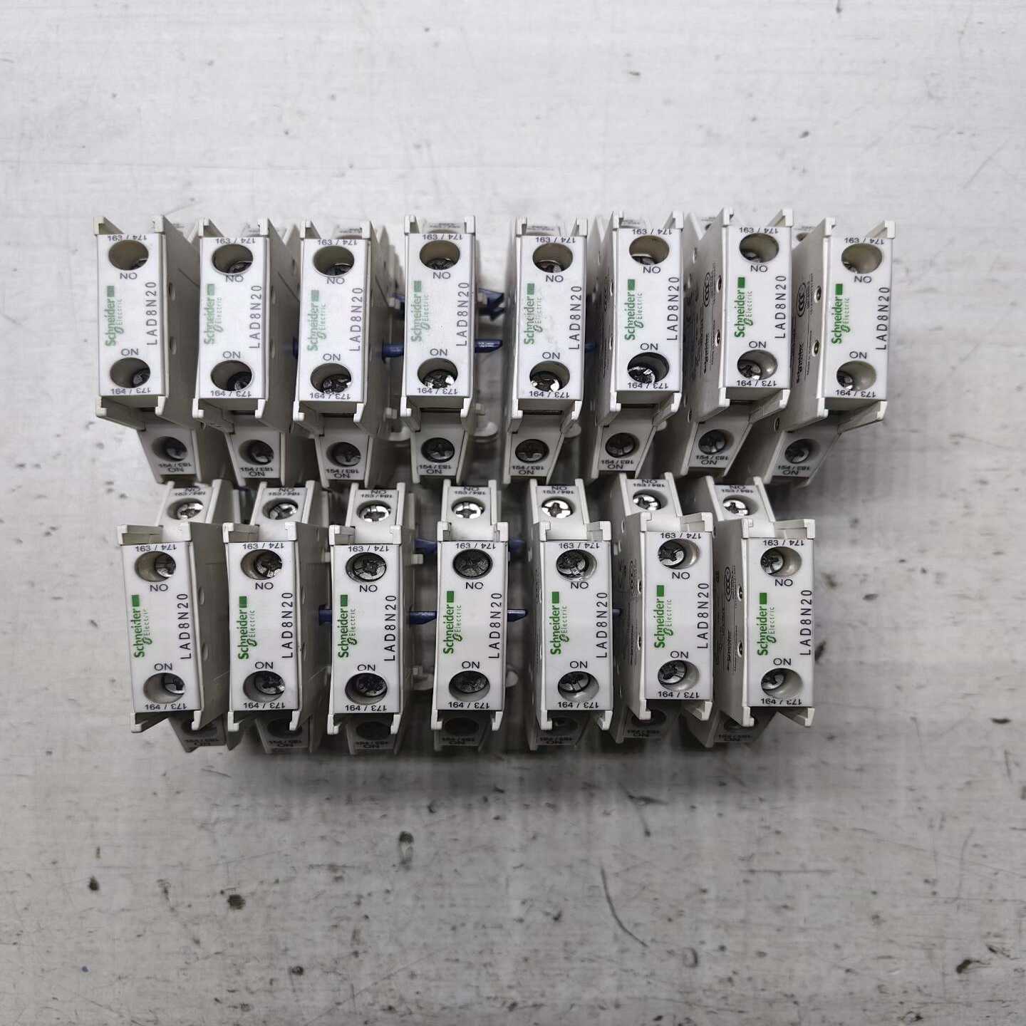 施耐德LAD8N20接触器辅助触头--议价商品