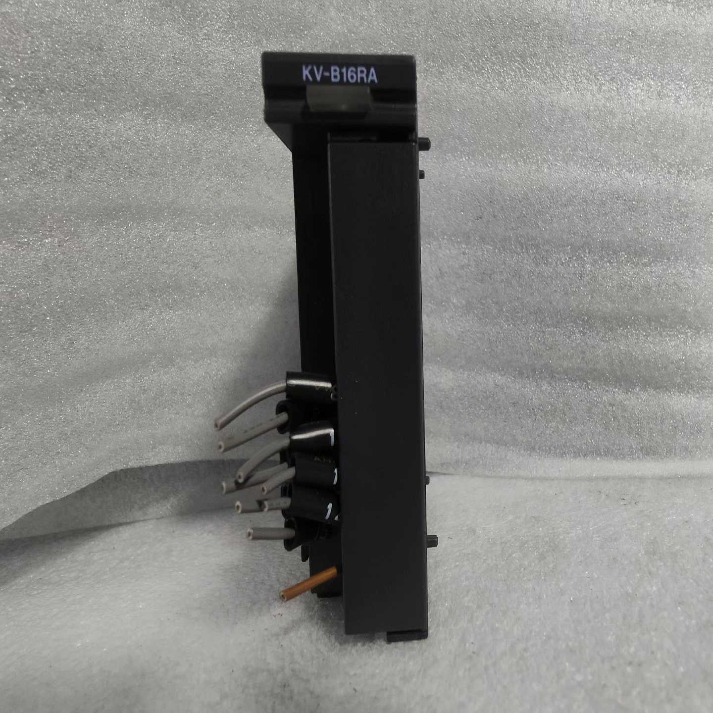 基恩士PLCKV-B16RA实物图，成色漂亮，功能完好，需--议价商品