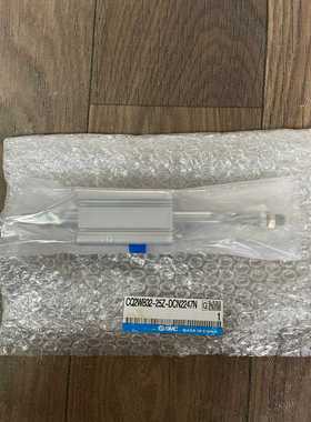 议价SMC，双出气缸，型号:CQ2WB32-25Z-DCN224