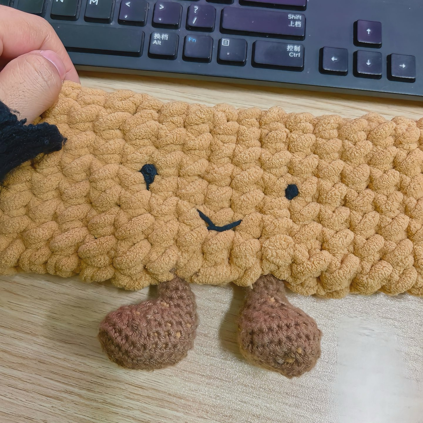 卡其可爱手工编织毛线腕支法棍键盘可爱玩偶独特DIY礼物送男友