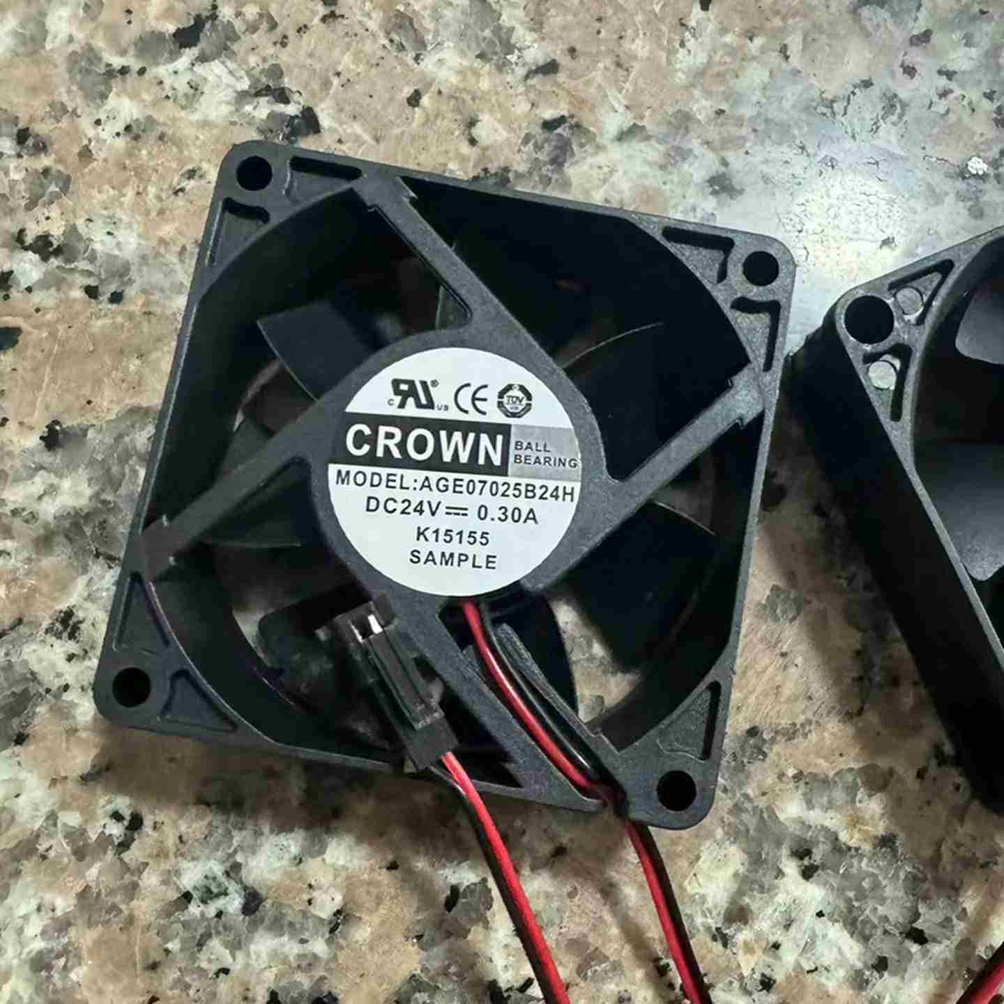 议价D-全新原装惯展CROWNAGE07025B24H70257CM24V0.30A变频器