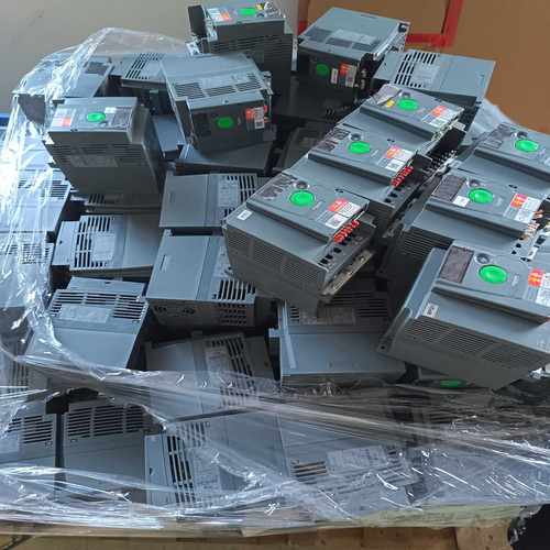 施耐德变频器ATV310HU15N4A，1.5kw功率，38--议价商品