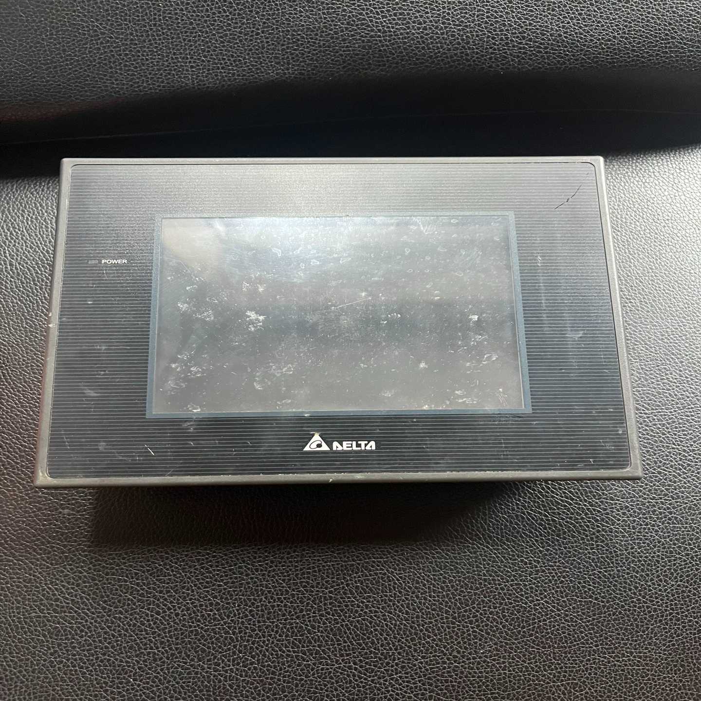 台达触摸屏DOP-B05S111，正常，成色如图所示，默~询价