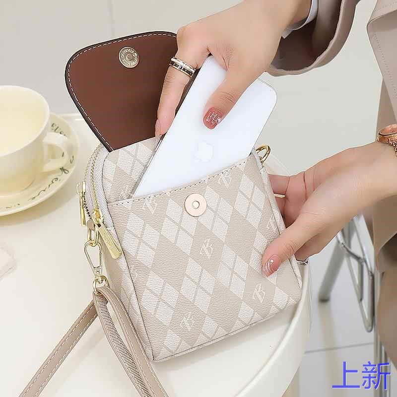 手机小挎包2024女式夏季轻便新款迷你小包高级感斜挎大容量单新款