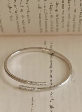 银河优雅高级细碎闪耀手镯轻奢风时尚百搭高级感简约独特个性设计