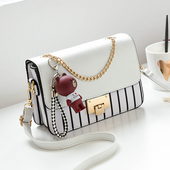 小清新女生单肩包20F21新款 包包女秋冬季 爆款 潮高级感学生斜挎小