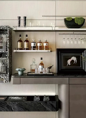 现代中古样板房餐厅酒柜道具酒花艺苔藓托盘酒具挂画组合摆件