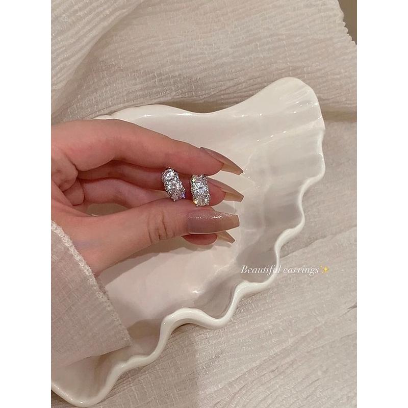 新品爆闪时尚百搭耳钉轻奢小众耳环设计感高级耳饰女无耳洞蚊香盘