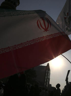 90*150cm和平不易伊朗国旗现货 3*5ft涤纶旗子iran旗帜加油