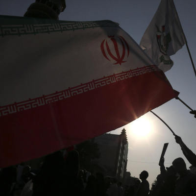 90*150cm和平不易伊朗国旗现货 3*5ft涤纶旗子iran旗帜加油