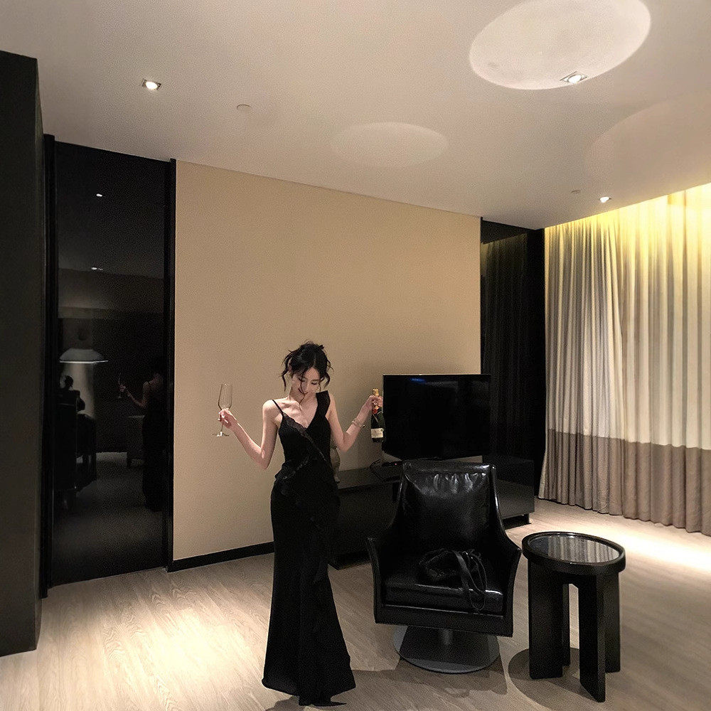 蕾丝拼接钟楚曦同款黑色荷叶边鱼尾裙女夏季纯欲修身裙子包臀