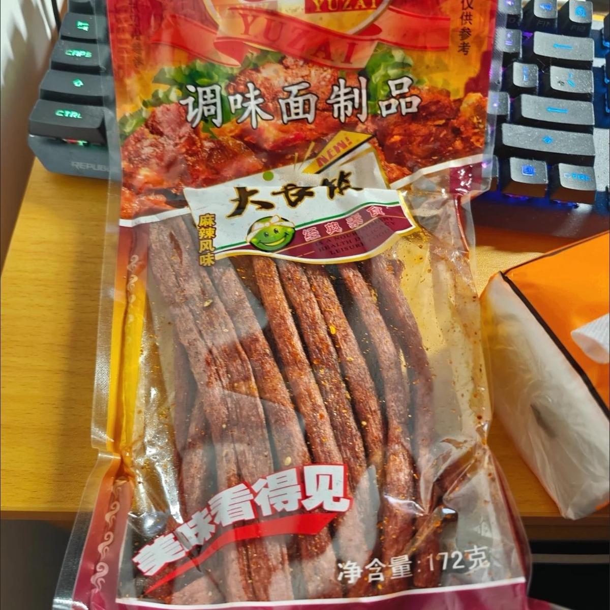 大长今辣条网红辣条怀旧素食面筋休闲零食升级长棒长条大辣筋