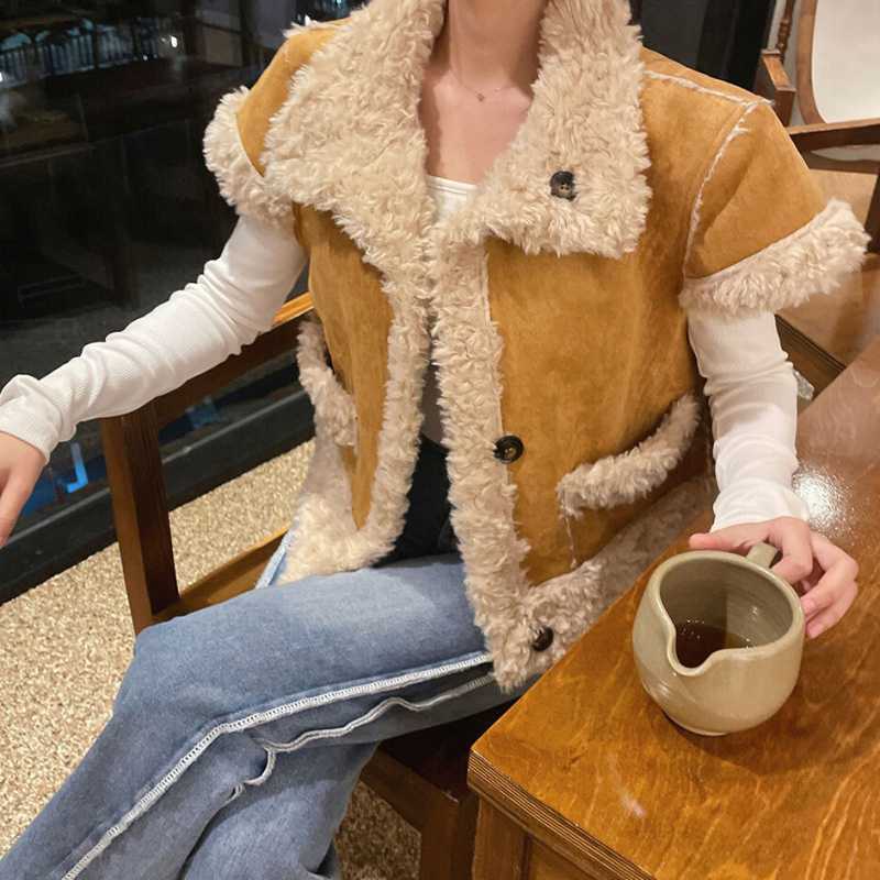 法式田曦薇同款羊羔毛马甲撞色毛茸茸翻领单排扣短袖夹克外套