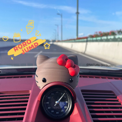 原创黑皮辣妹kitty保时捷911罗盘仪表盘装饰汽车摆件帕拉梅拉卡宴