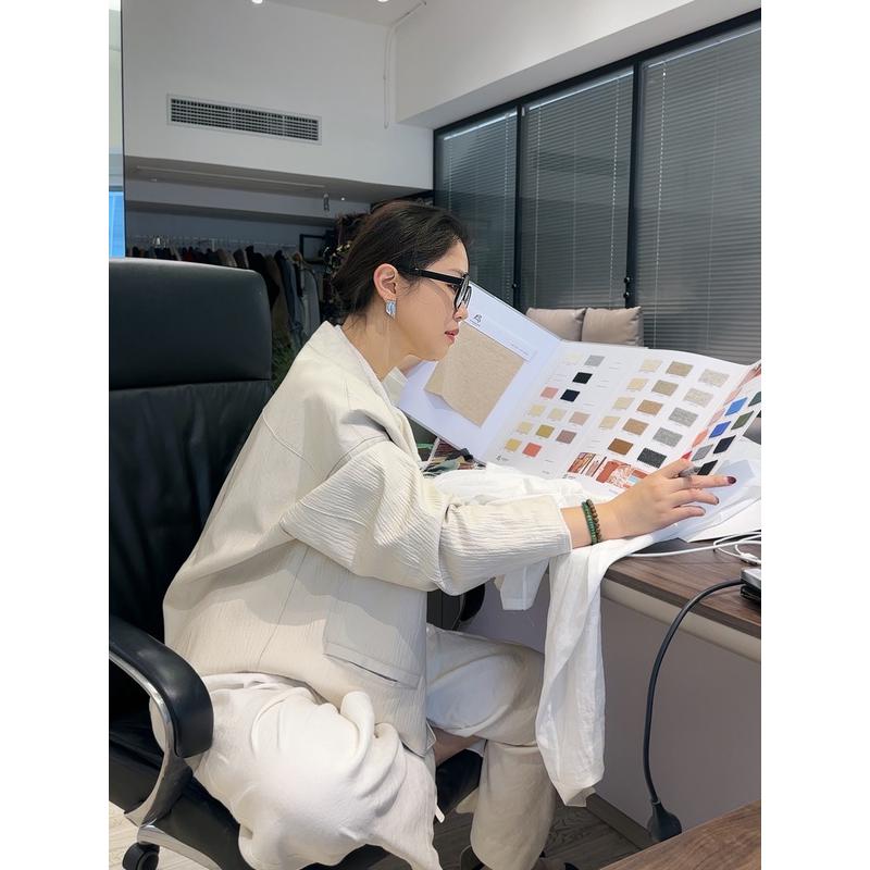X【叭哒不惑】高阶智感 时尚V领气质休闲宽松皮衣女