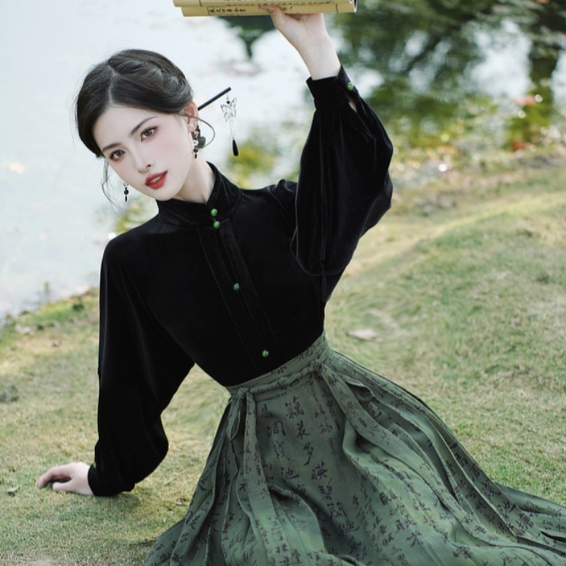 成人女中式秋冬新中式国风套装可上班穿的马面裙