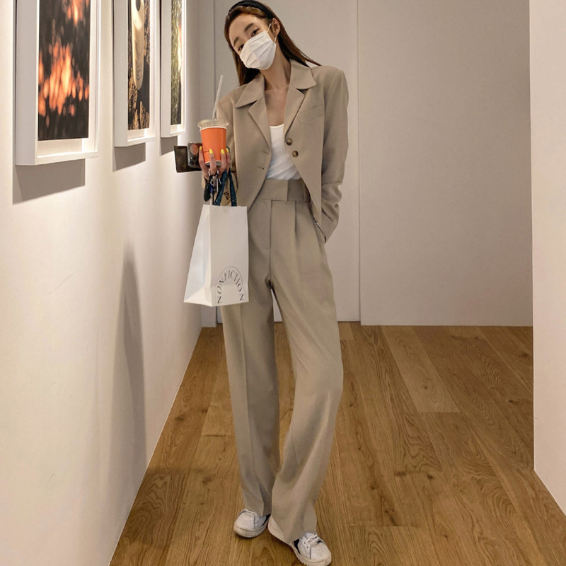 春秋新款韩版休闲卡其色直筒裤百搭显瘦气质通勤阔腿长裤女