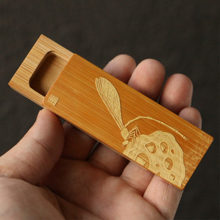 十几年玉竹老料东阳名家戚挺飞本工留青雕刻牙签盒把件把玩文玩竹