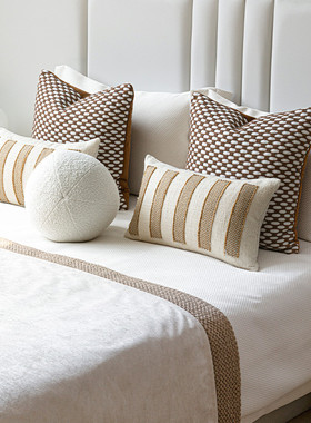 侘寂风民宿床旗床尾巾白棕色靠枕样板间软装床尾毯黄色腰枕靠垫