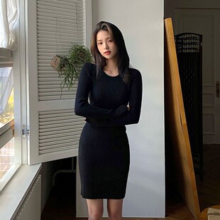 黑色包臀女紧身秋冬圆领内搭显瘦中长款打底毛衣裙