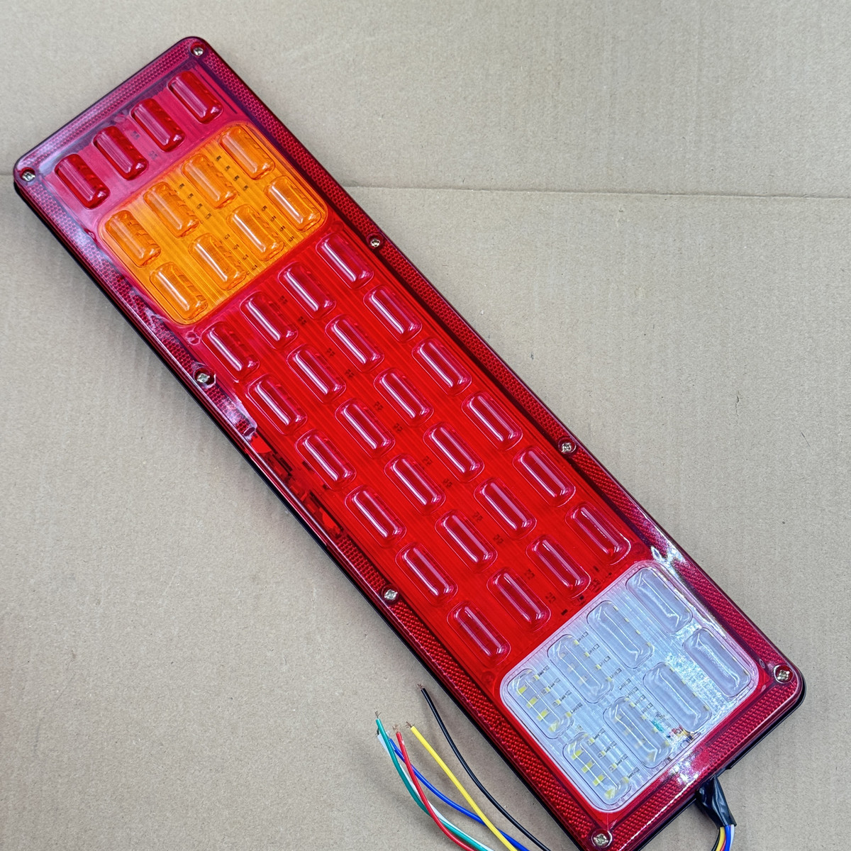 高亮LED斯太尔后尾灯货车24V超亮倒车转向灯刹车电子尾灯防水9D款