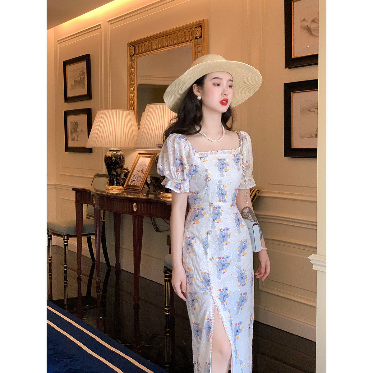 麓津《人间小苍兰》方领刺绣印花改良版新式少女子