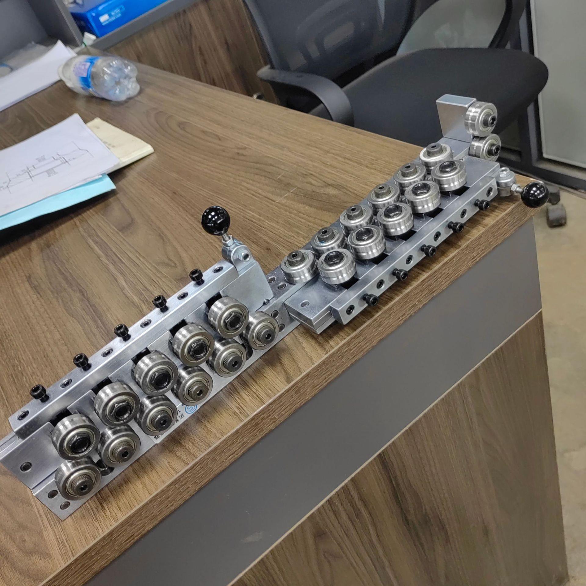 外径42丝钢丝材校直器线-1线材校直8轮收卷机在7线调直器电镀发黑