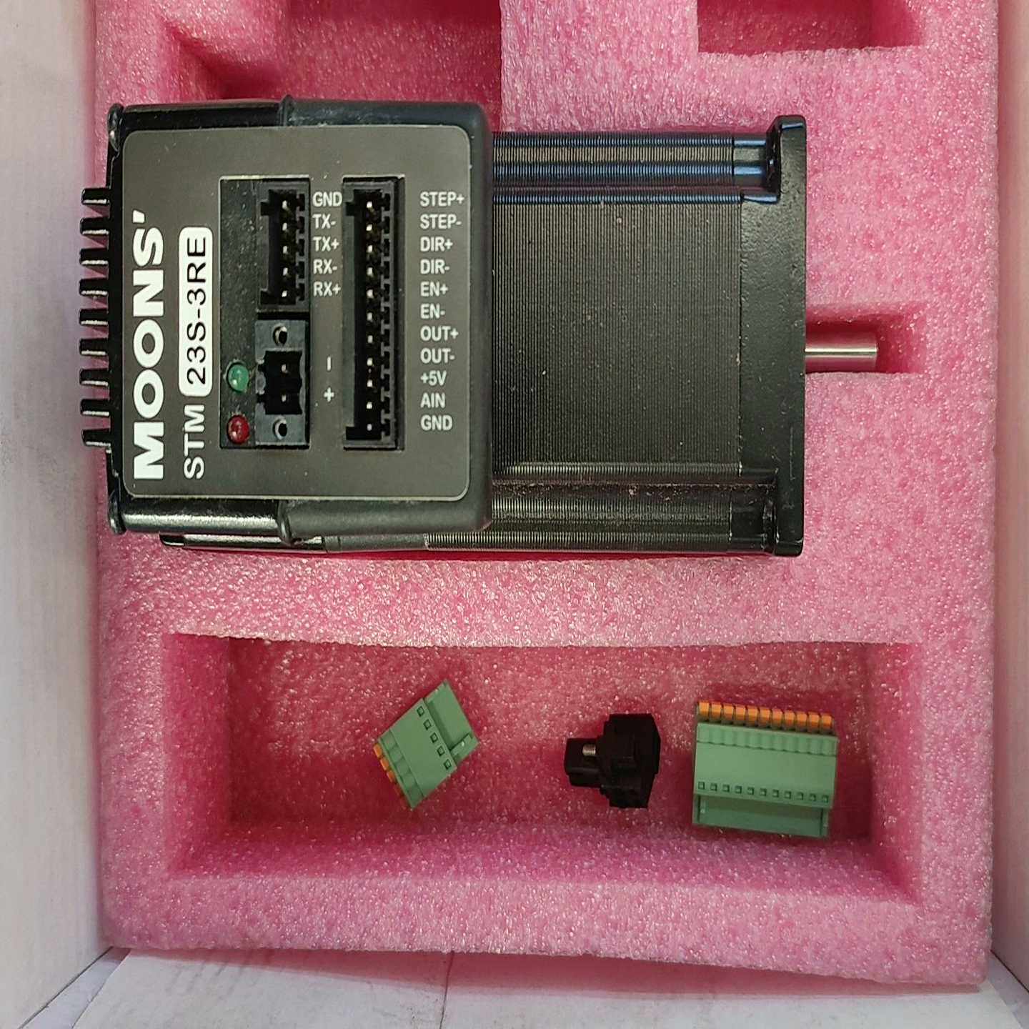 全新鸣志一体驱动步进电机，型号STM23S-3RE。工程余款{议价}