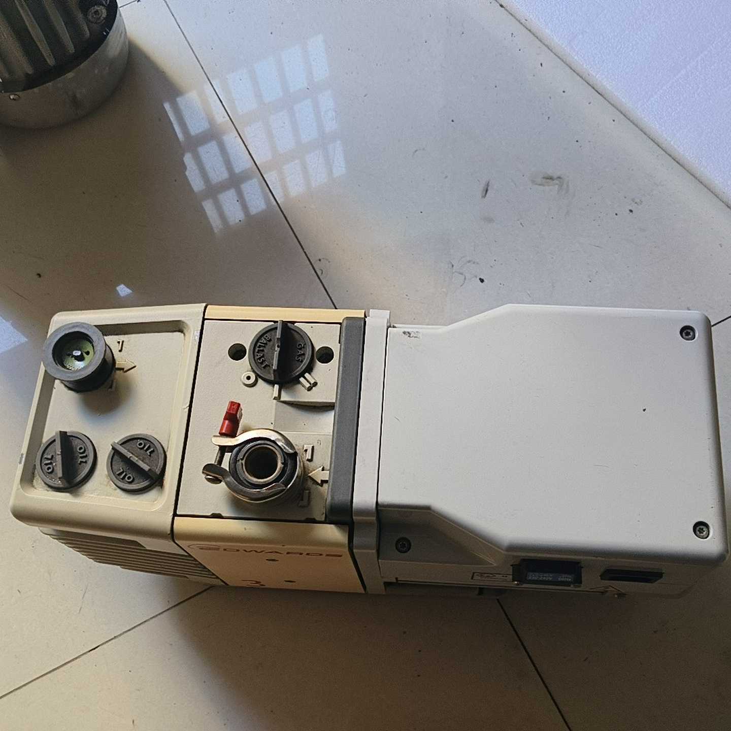 询价爱德华真空泵RV3，A65201903真空度好，通电功能正常