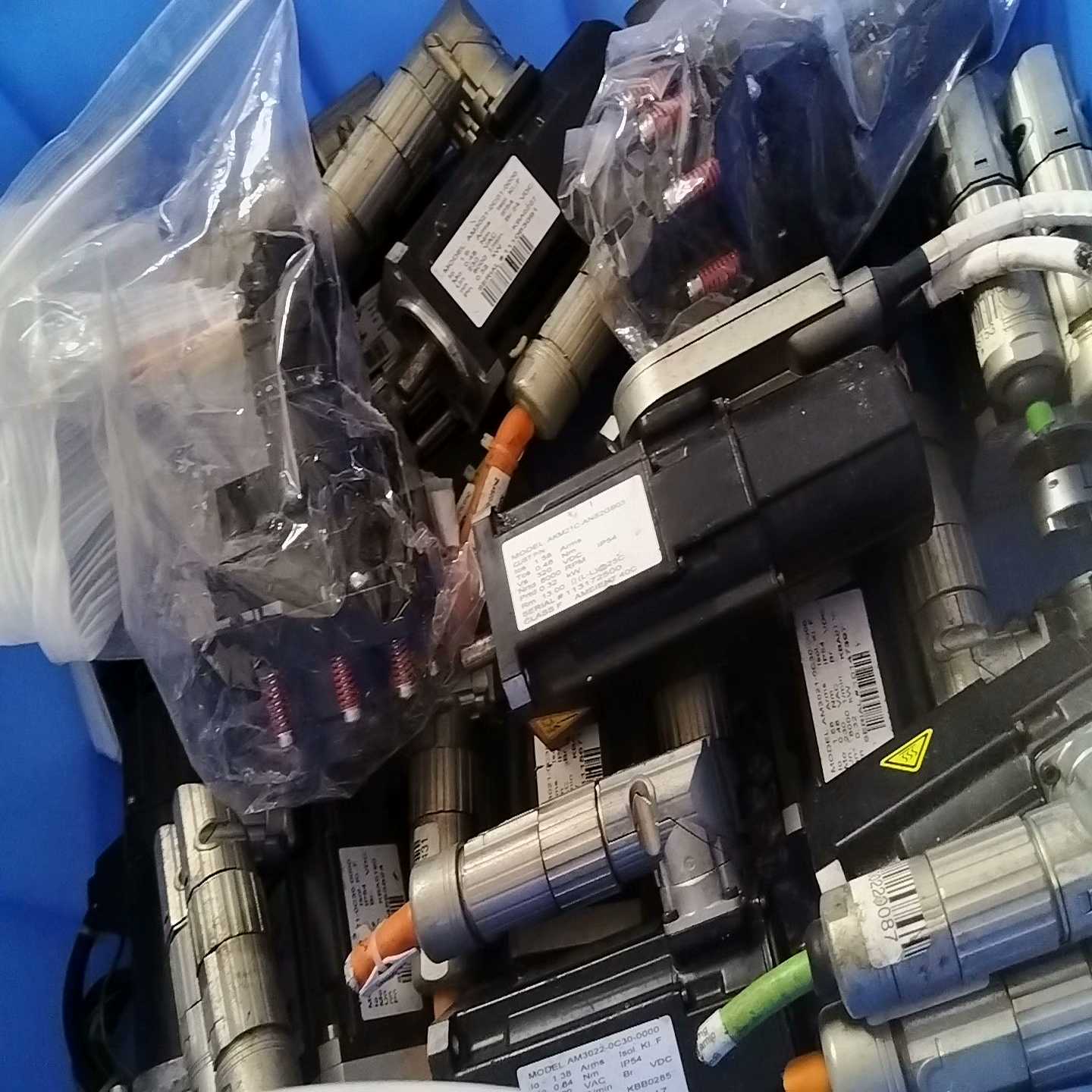 KOLLMORGEN电机AKM21C-ANS2GB03 （电子设备）