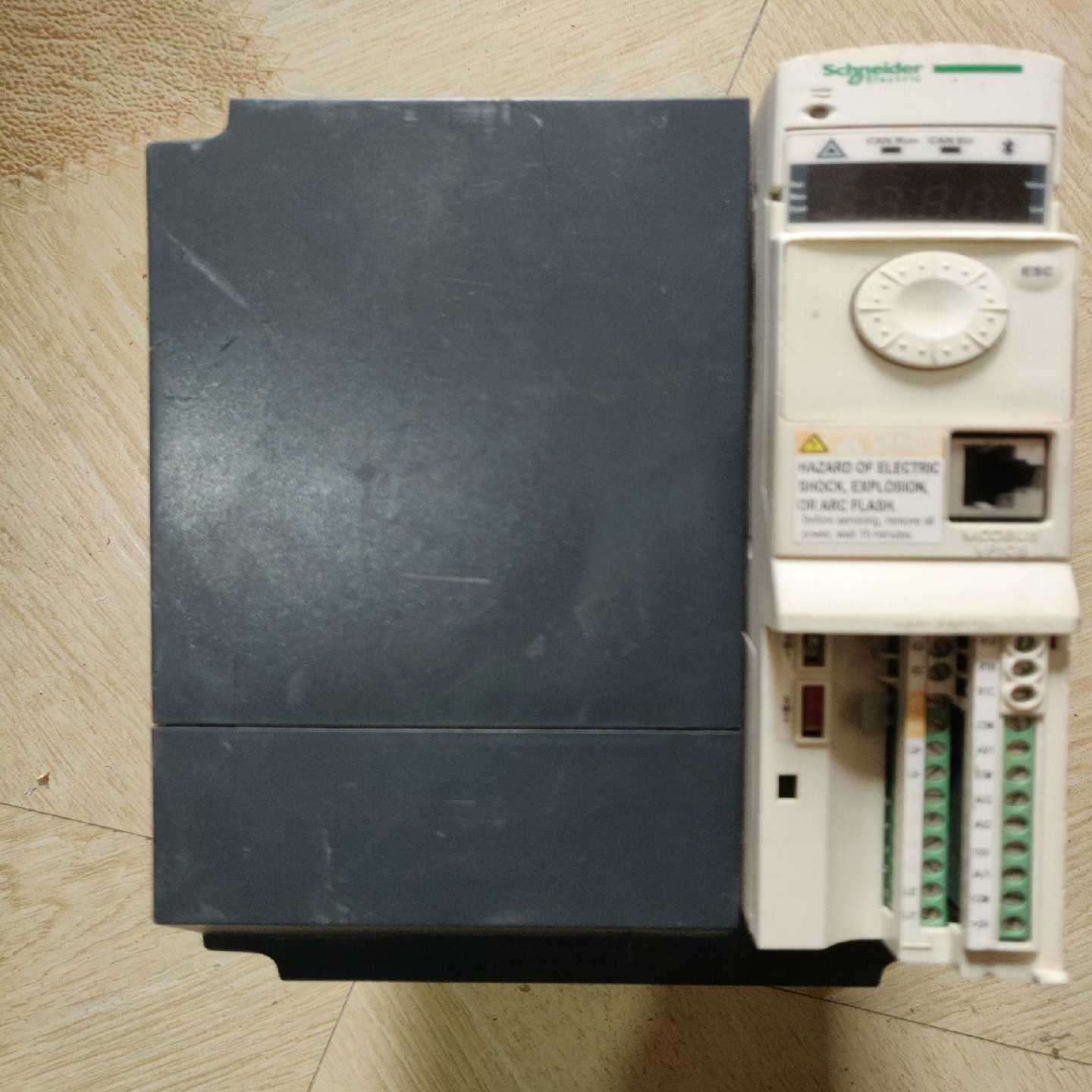 变频器ATV32HU75N4  7.5KW-10HP~询价