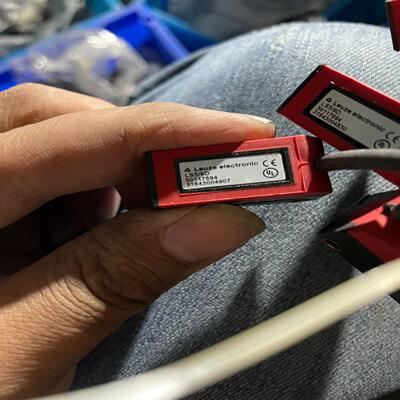 德国LEUZE劳易测对射式光电开关5/9D  50117拍前询价