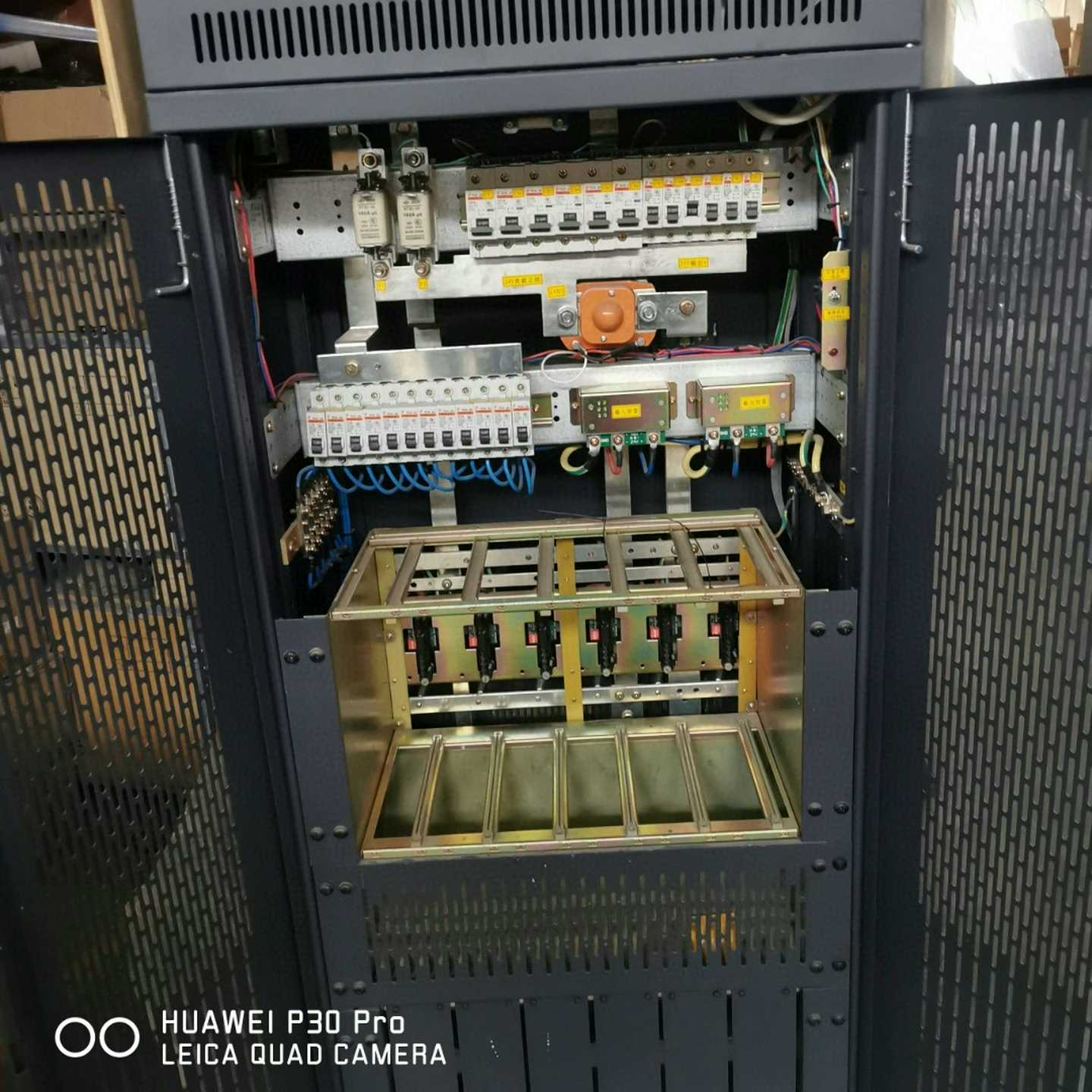 【议价】珠江DCS0702-I(-48v转24V)电源柜，便宜处理