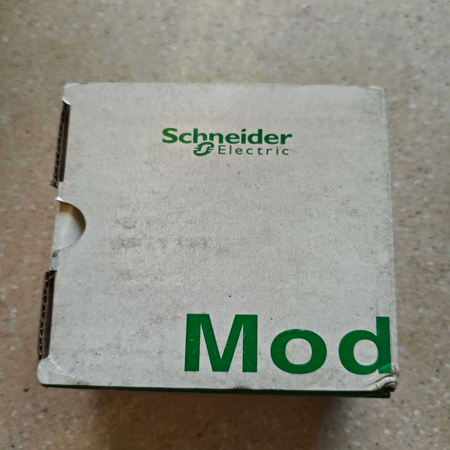 施耐德模块TM2AMI2HT实物拍摄，99新，未使用，盒--议价商品
