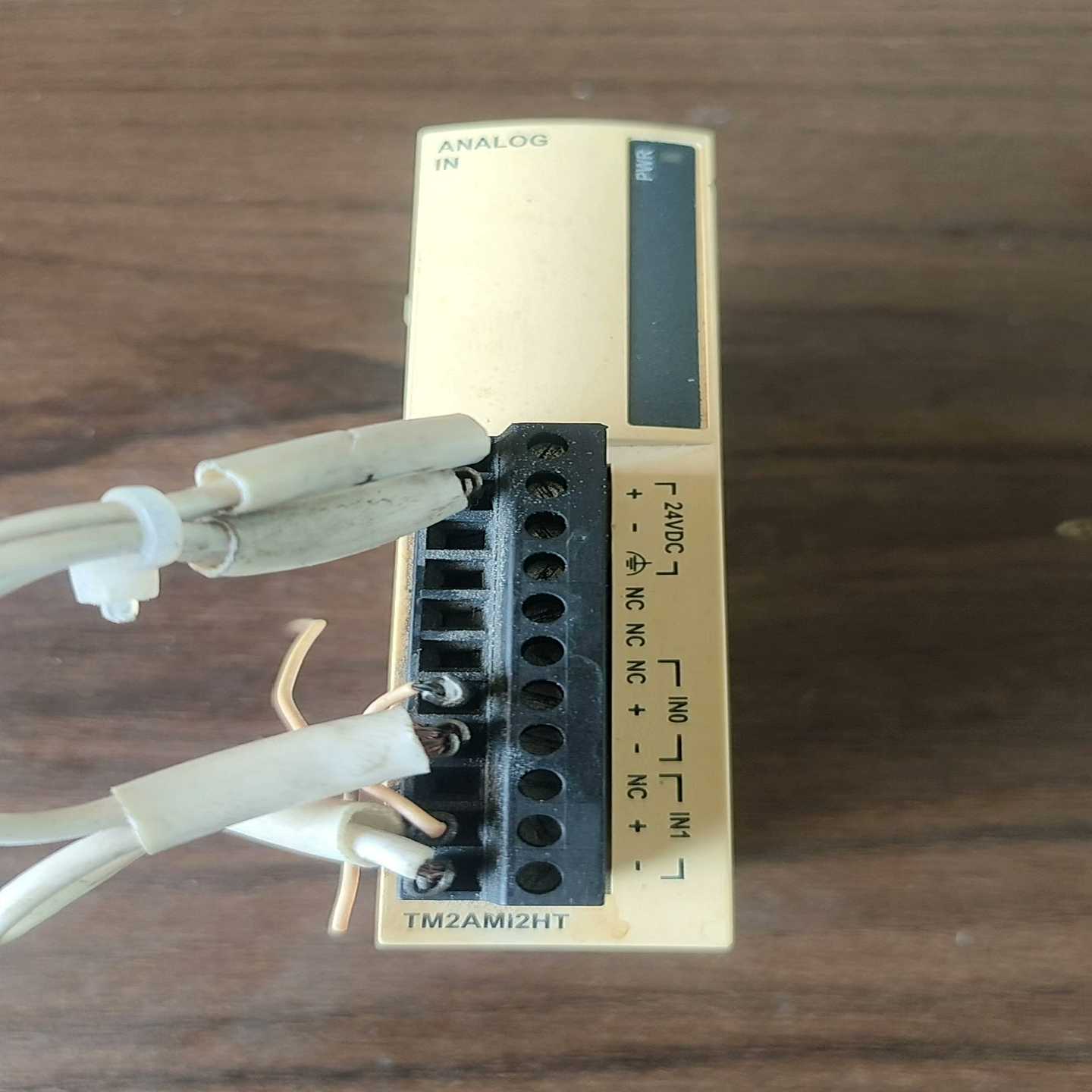 询价拆机原装施耐德TM2AMI2HT模拟量输入模块，功能正常的。