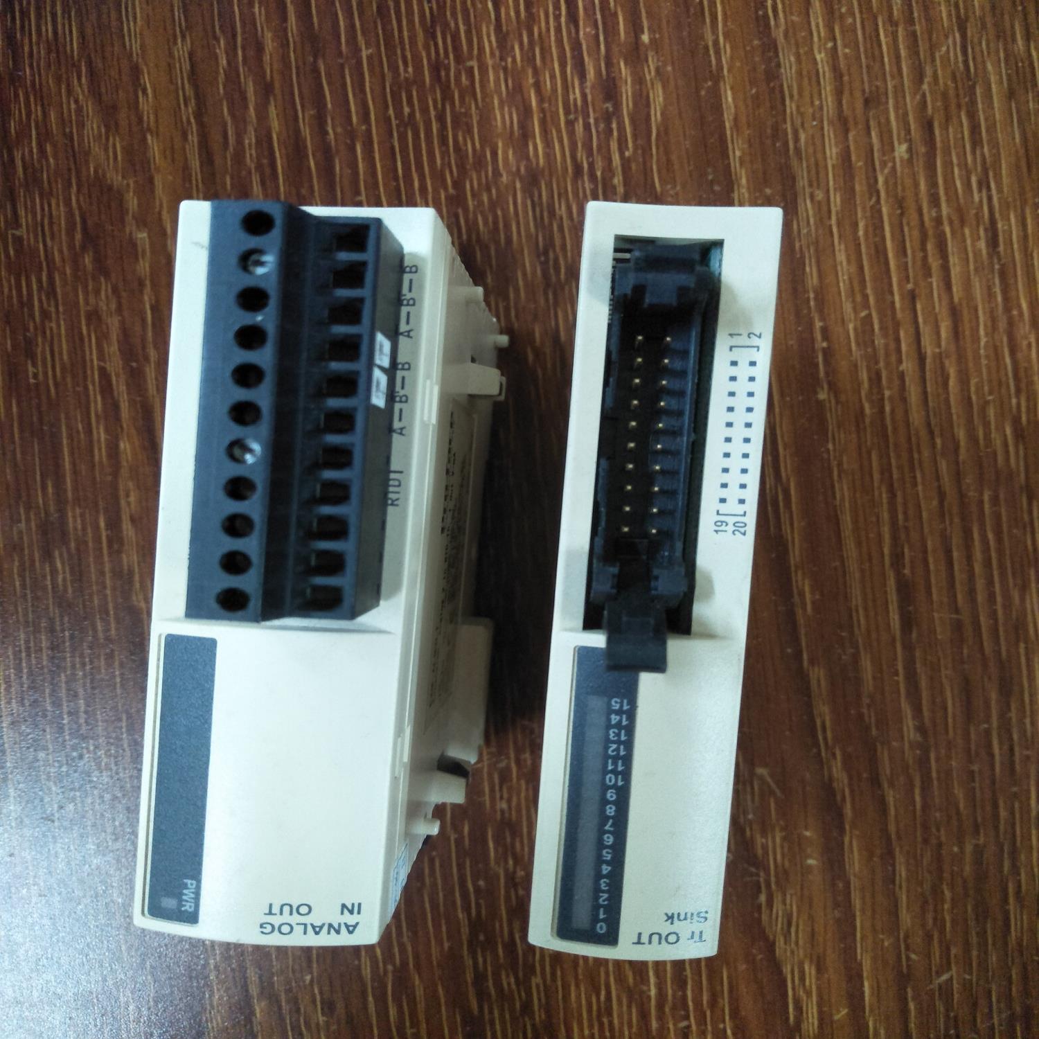 PLC摸块TM2DRA8RT  EXM-DD016UK 拆机功能包好现货