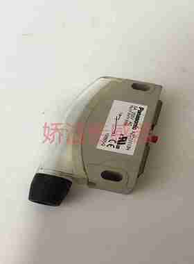 议L价-日本进口传感型磁力扣带端子AZC11113H安全门开关